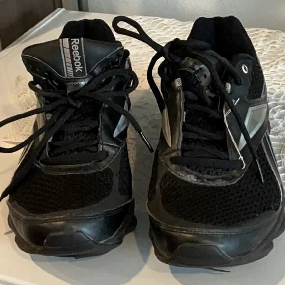 Reebok Women’s Athletic Sneakers Runrone Action Size 8.5 Black - Picture 3 of 7